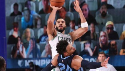  开拓者利拉德60分创队史新纪录