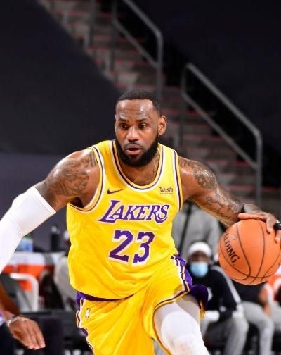  布伦特福德前锋姆贝乌莫独中三元闪耀伦敦德比